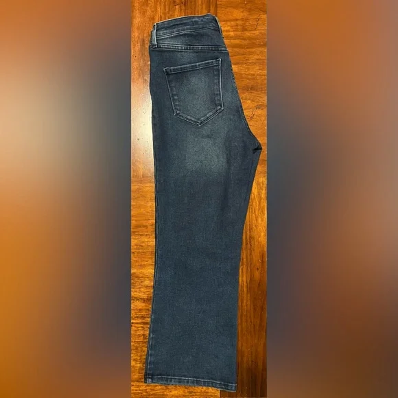 Preloved William Rast Size 30 high waist, crop flare, gene - Picture 5 of 6